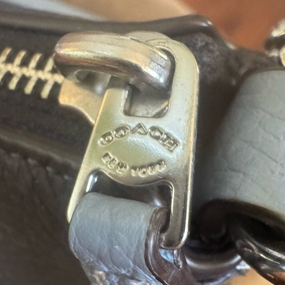 Coach - Clara Shoulder Bag In Pebble Leather Authentic - Picture 7 of 13